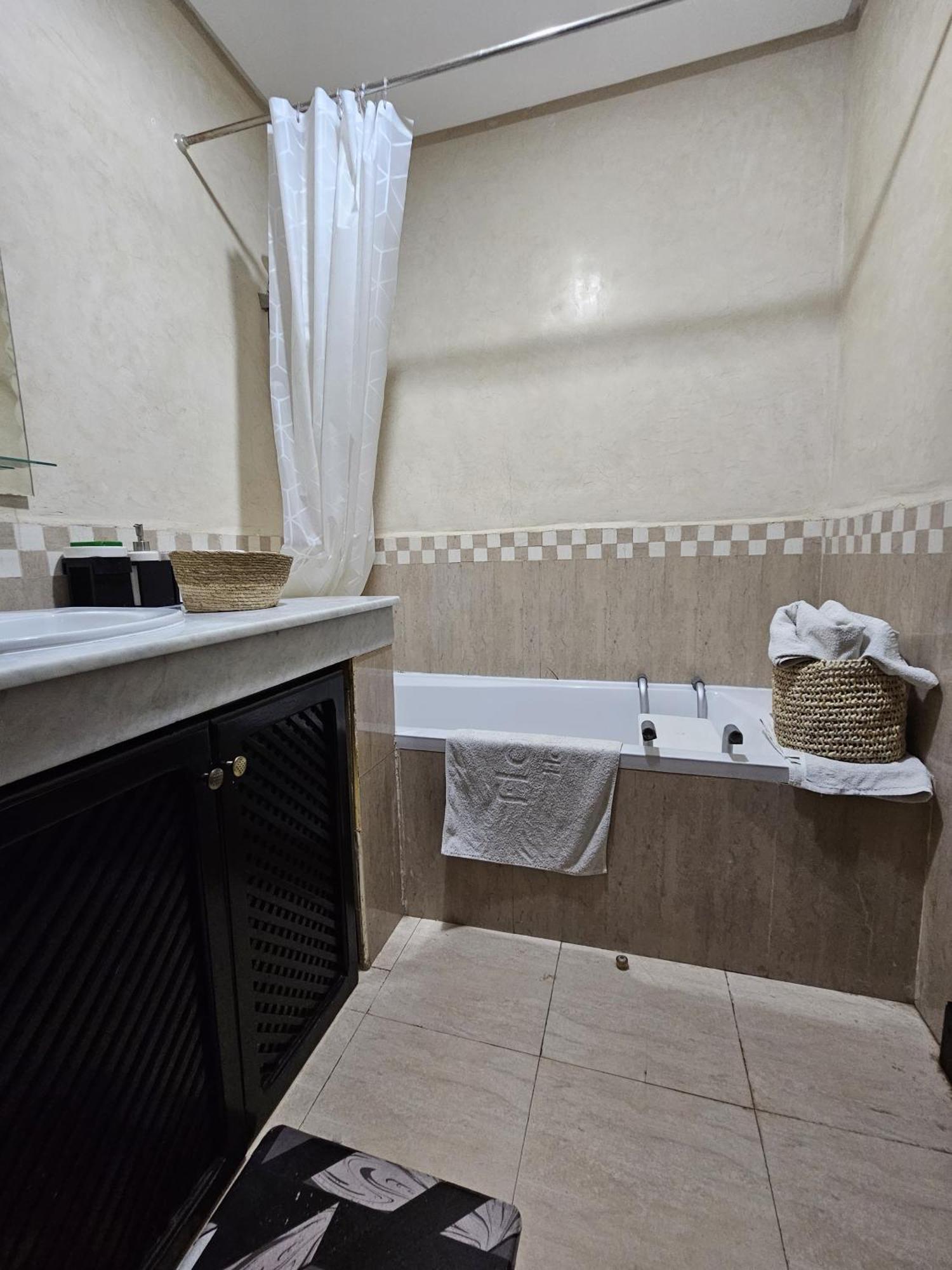 Appartement Douillet Au Centre Gueliz Marrakesh Ngoại thất bức ảnh